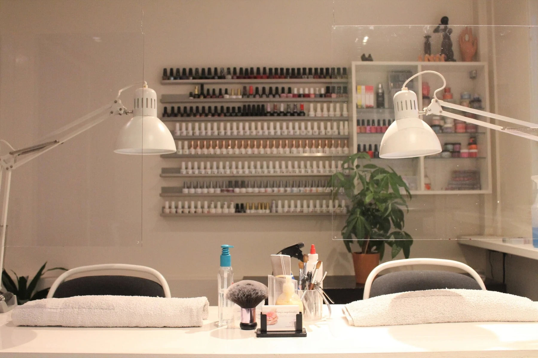 De manicureplek in de studio